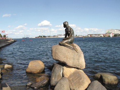 Kleine Zeemeermin Beeld bvan de kleine Zeemeerming in de haven vanKopenhagen